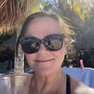 Meet your Posher, Kari